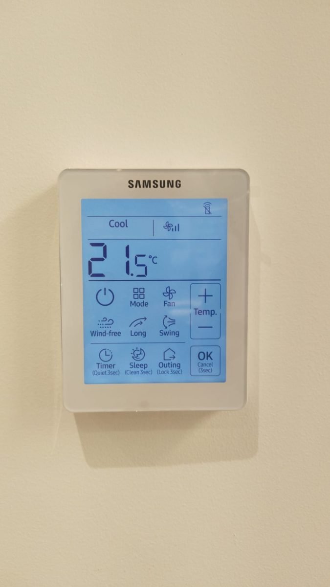 Ajuste de termostato de aire acondicionado en modo frío